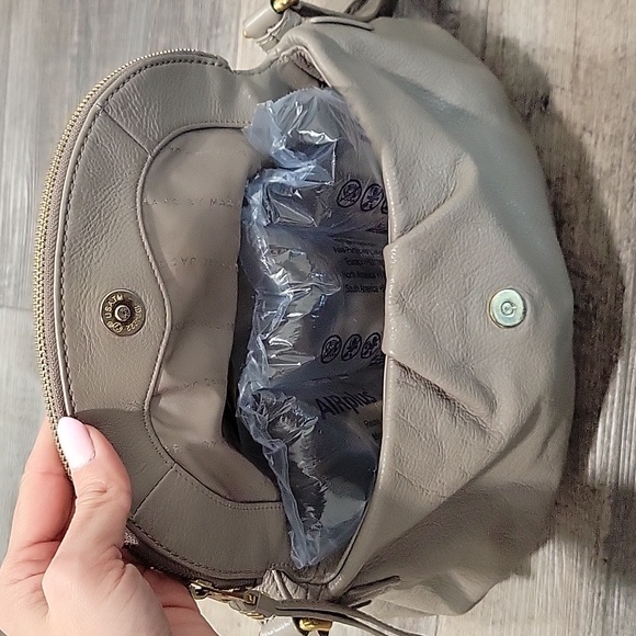 Marc Jacobs Pebbled-leather Shoulder Bag - Picture 6 of 14